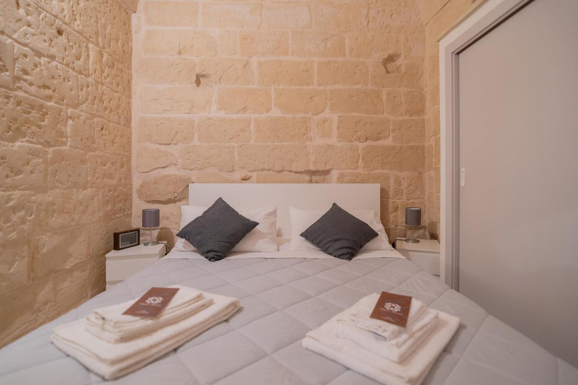 לצ'ה Dimora Barocca Apartment Irene מראה חיצוני תמונה