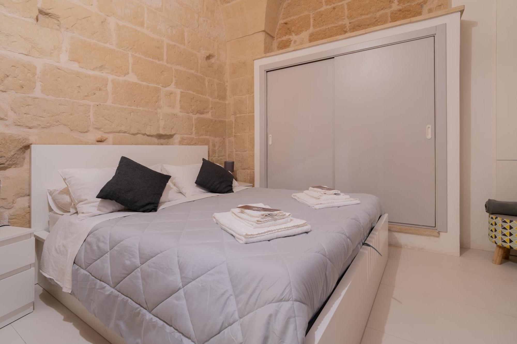 לצ'ה Dimora Barocca Apartment Irene מראה חיצוני תמונה