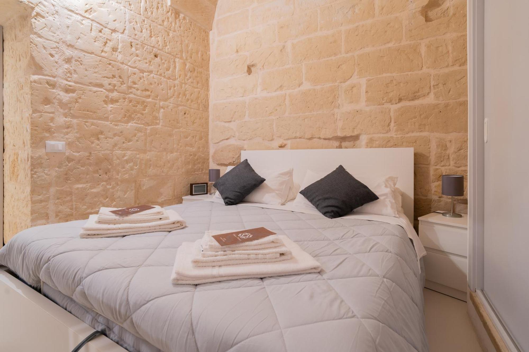 לצ'ה Dimora Barocca Apartment Irene מראה חיצוני תמונה
