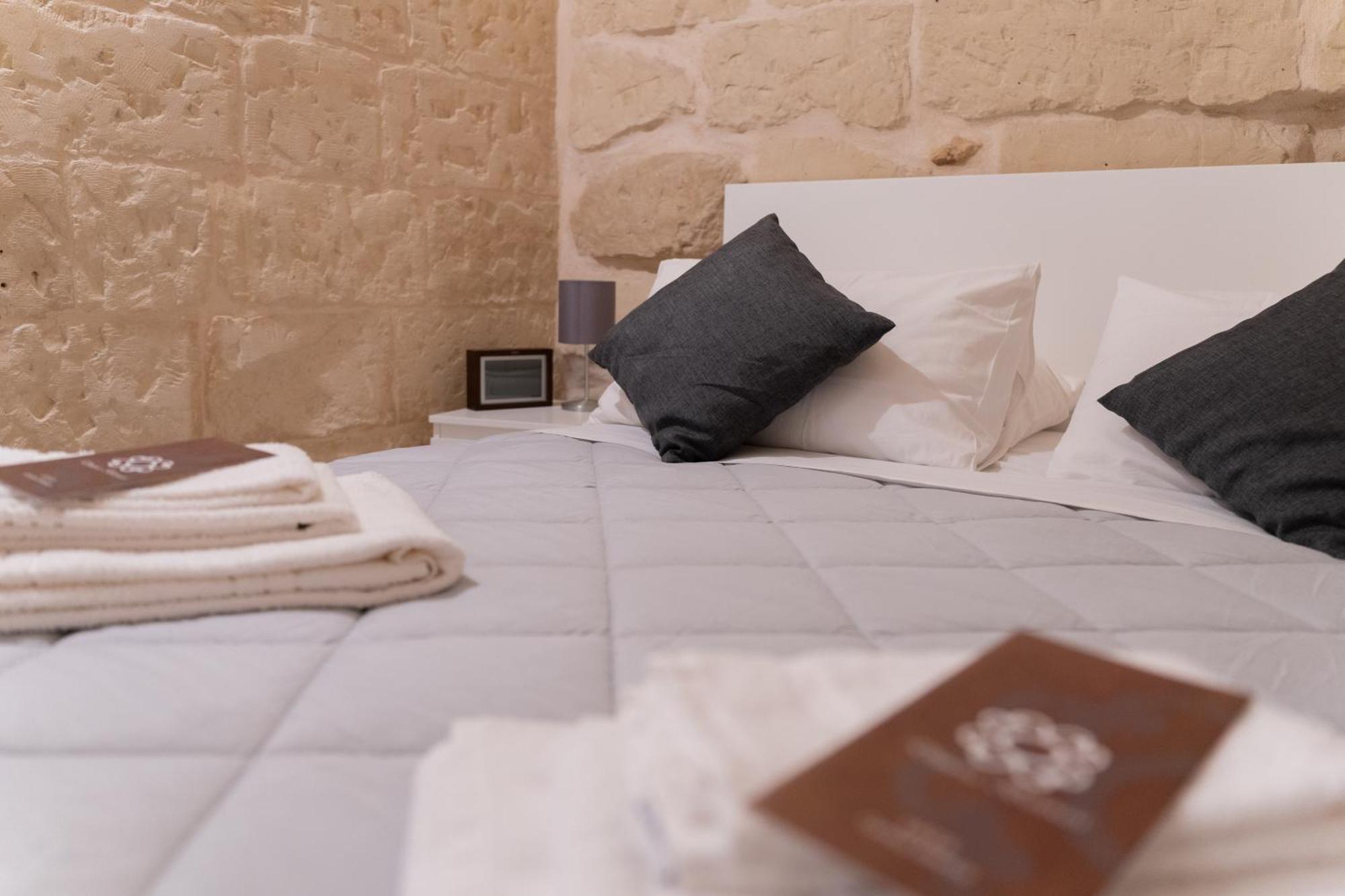 לצ'ה Dimora Barocca Apartment Irene מראה חיצוני תמונה